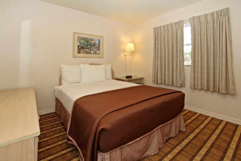 Hotel Super 8 By Wyndham Kissimmee/Maingate/Orlando Area Celebration Exterior foto